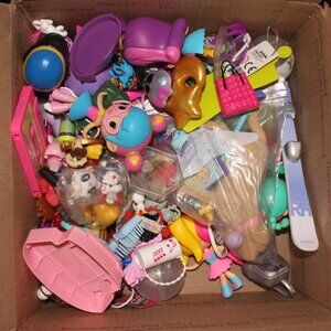 Used 4lbs+ of Miscellaneous Bratz, Barbie Doll Accessories